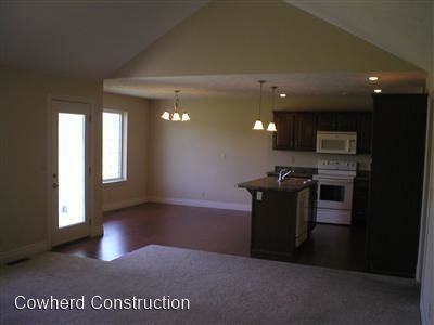 4427 Somerset Dr - Photo 3 of 7