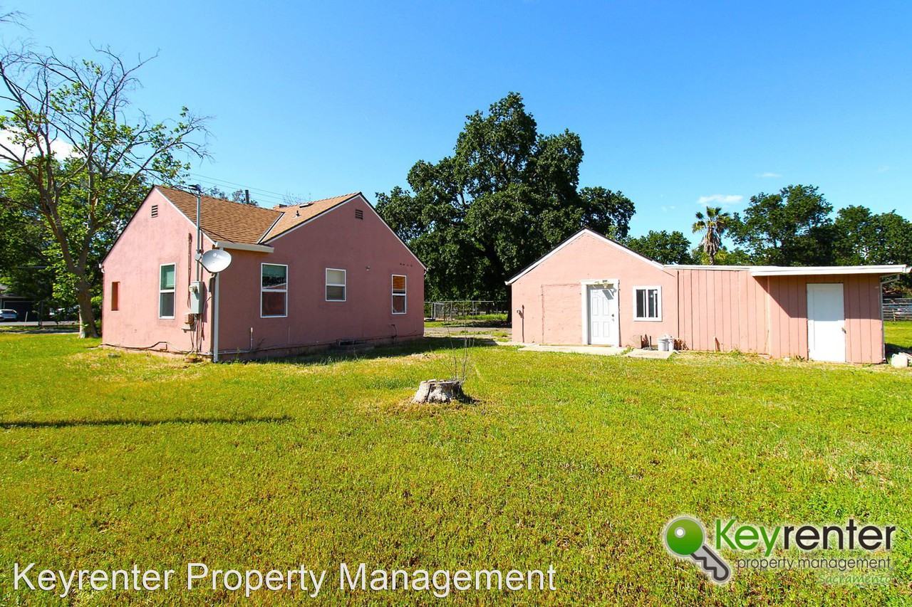 6028 Rio Linda Blvd - Photo 3 of 13