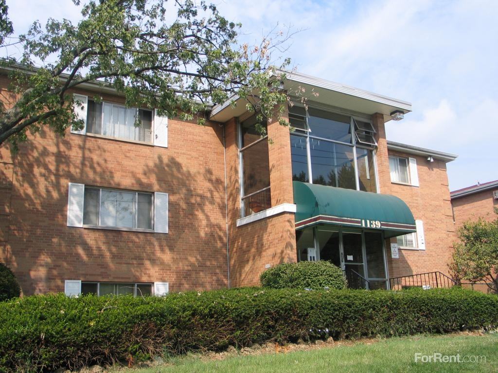 Royal James Plaza Apartments - 1113 S James Rd Columbus OH | Zumper