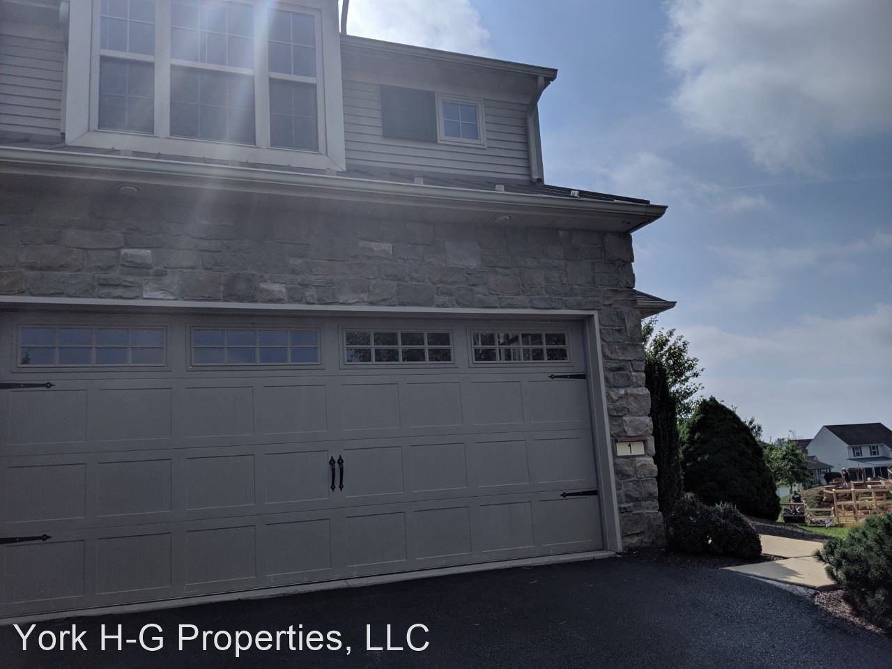 1 Rebecca Dr - Photo 3 of 14