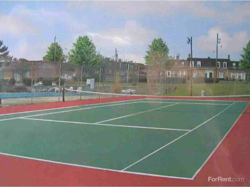 Versailles Village Apts - Photo 3 of 19