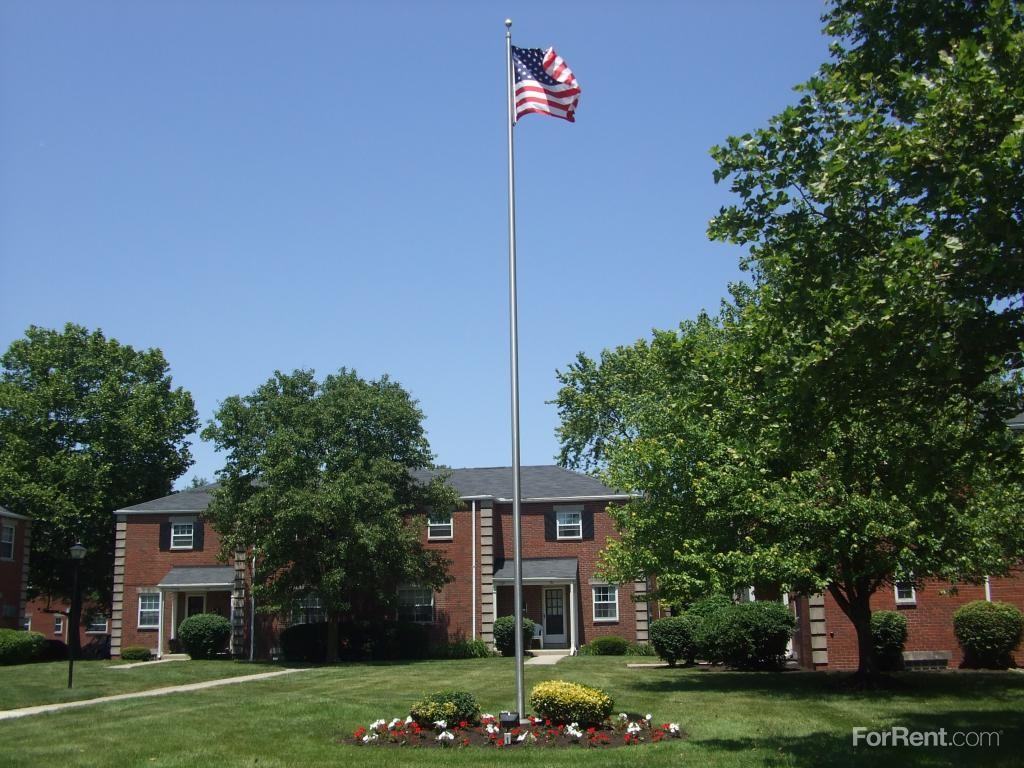 Sycamore Square Apartments - Photo 2 of 17