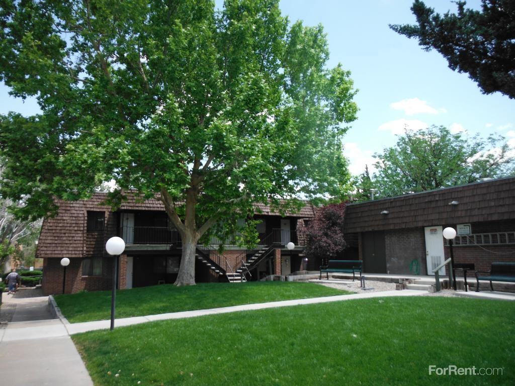 Meadowlark Apts - Photo 3 of 19