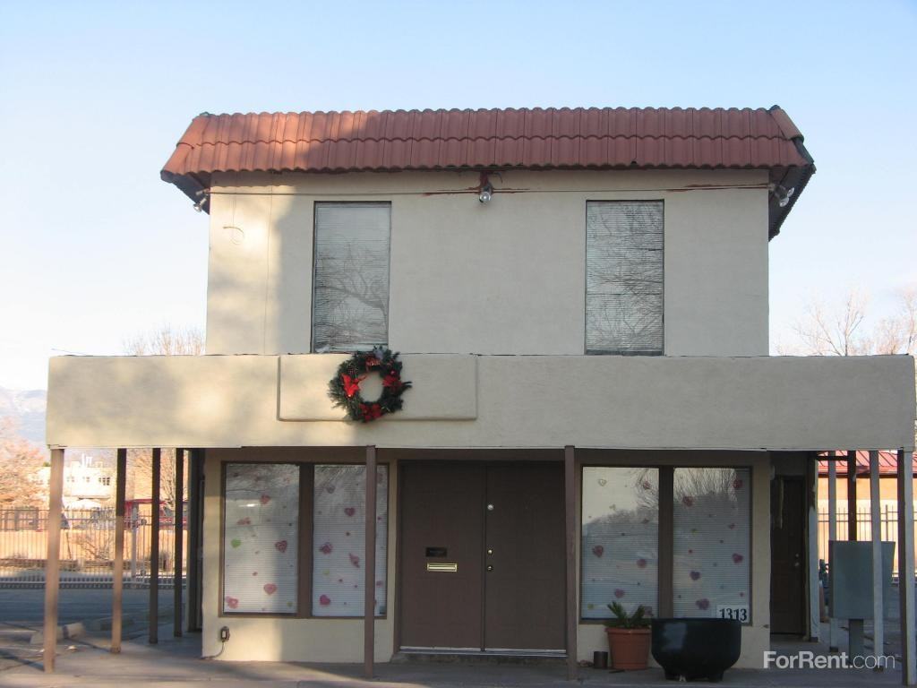 Sunport Plaza Apts - Photo 3 of 17