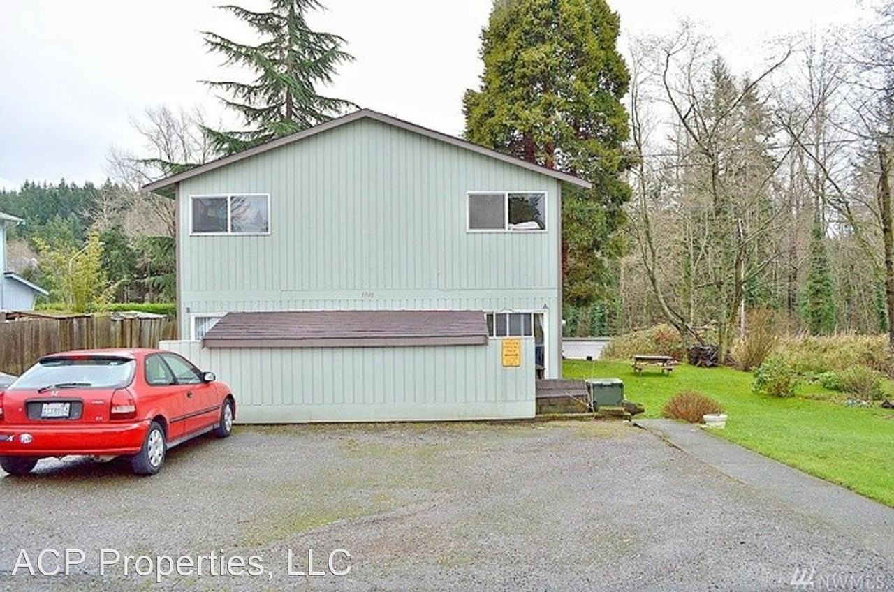 1701 Cowgill Ave - Photo 3 of 17