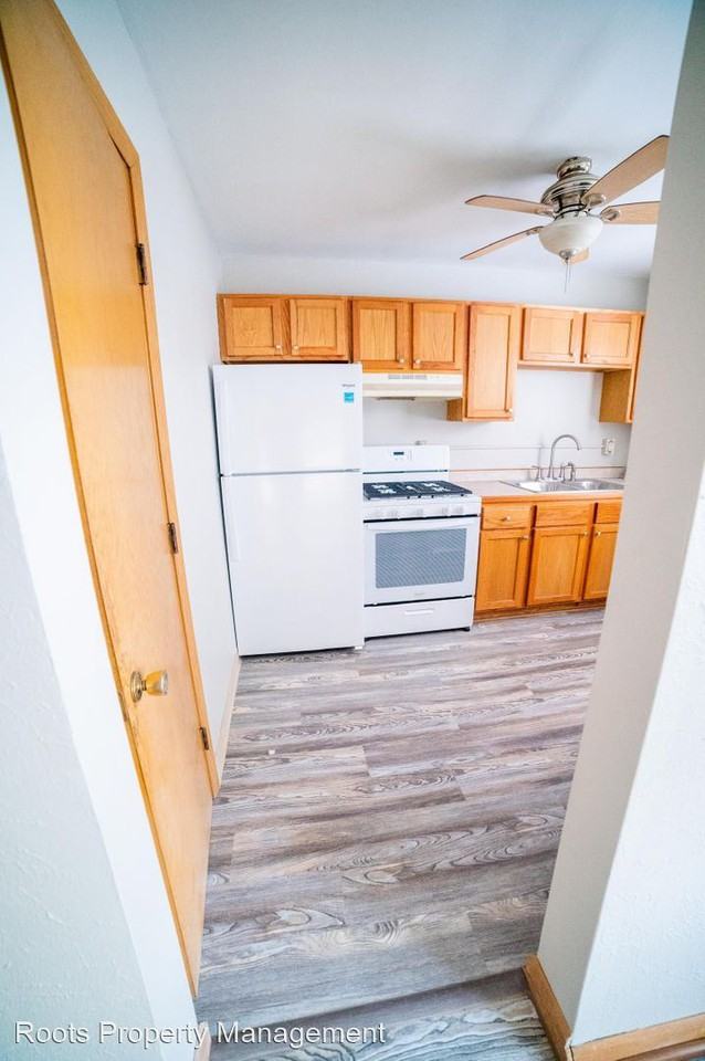 1009 Randolph Ave - Photo 2 of 7