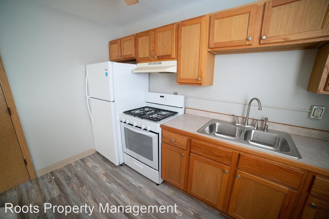 1009 Randolph Ave - Photo 3 of 7