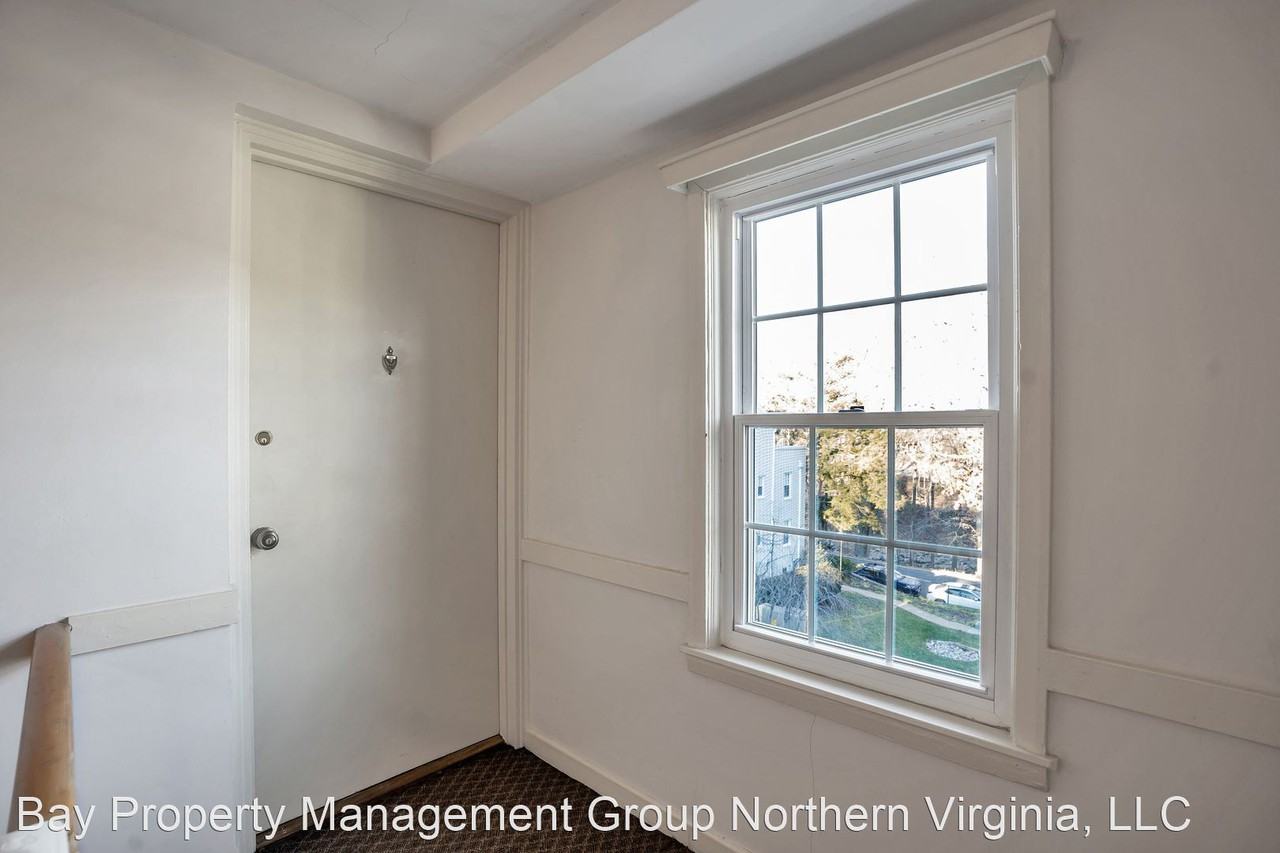 810 S Arlington Mill Dr #304 - Photo 3 of 20