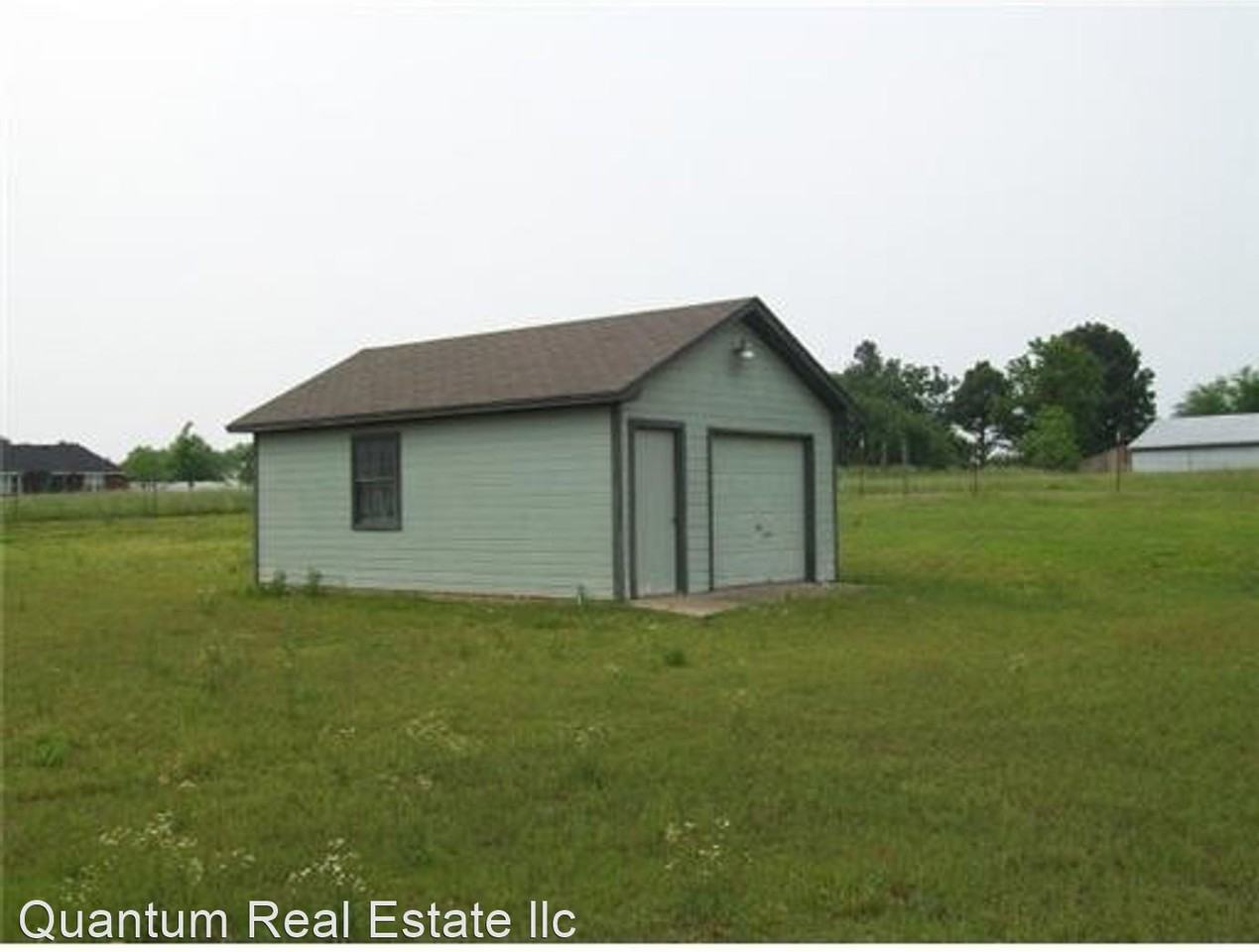 1806 Oakview Dr - Photo 3 of 13