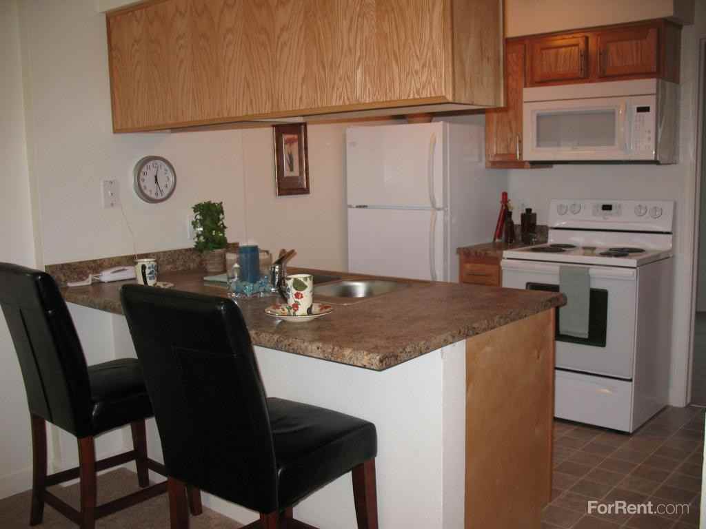 Maple Creek Apartments - Photo 3 of 3