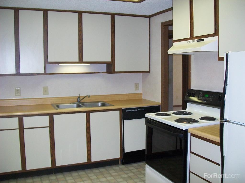 Meadowood Apartments - Photo 2 of 3