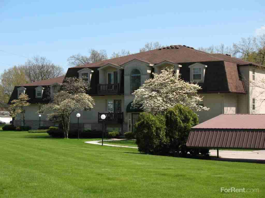 Tamaron Manor - Photo 2 of 2