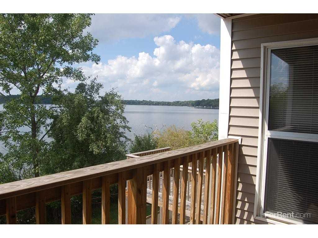 Water's Edge Apartments - Photo 3 of 3