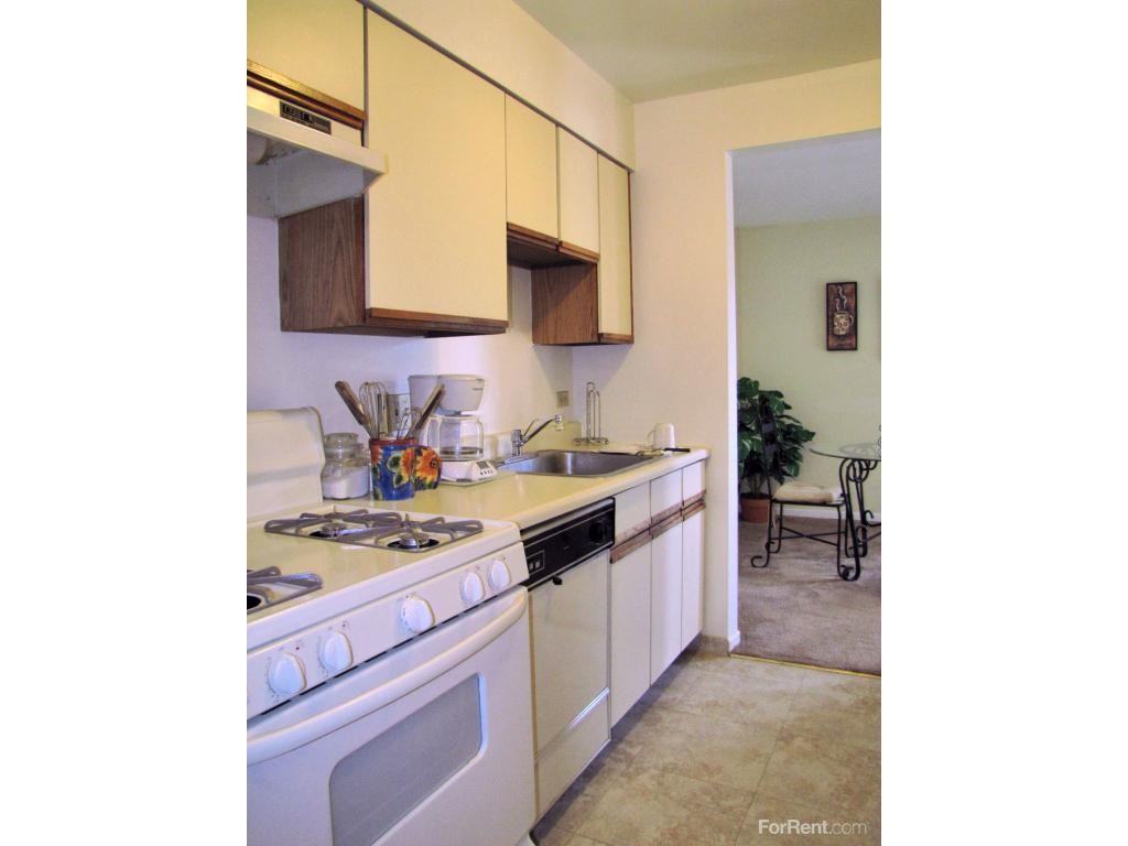 Water's Edge Apartments - Photo 2 of 3