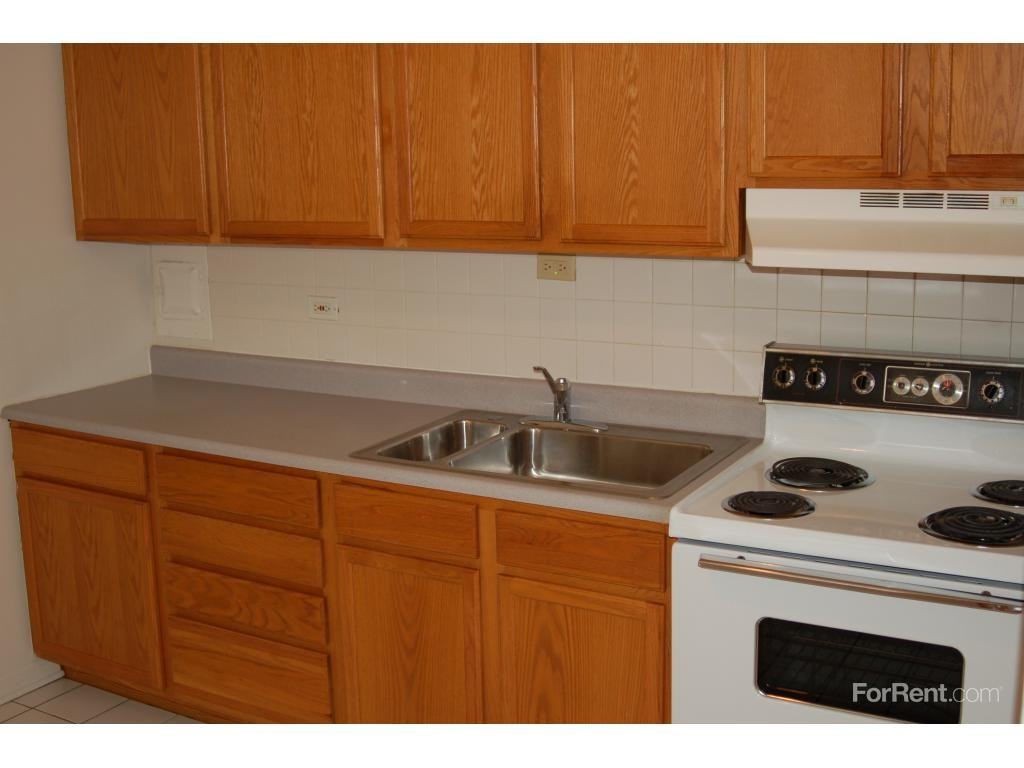 East Park Apartments - Photo 2 of 14