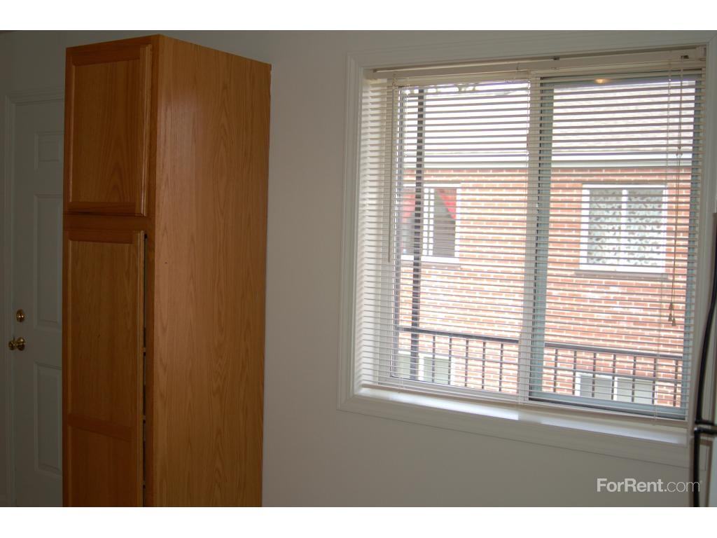 East Park Apartments - Photo 3 of 14