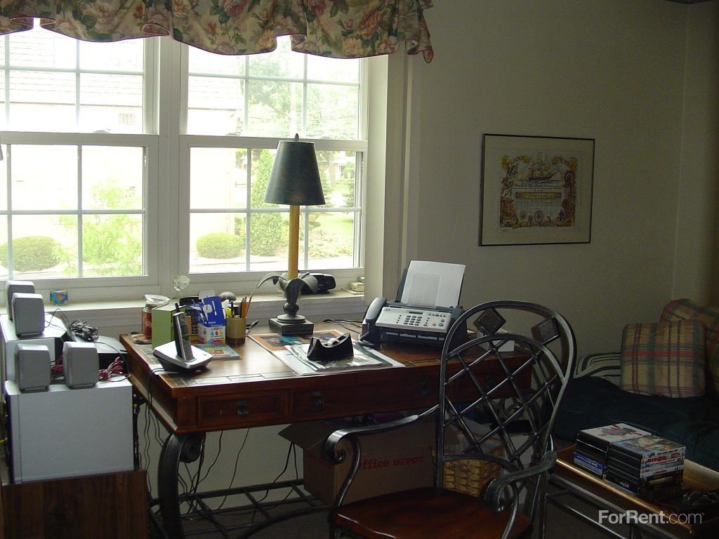 Chateau Royale Apartments - Photo 3 of 9