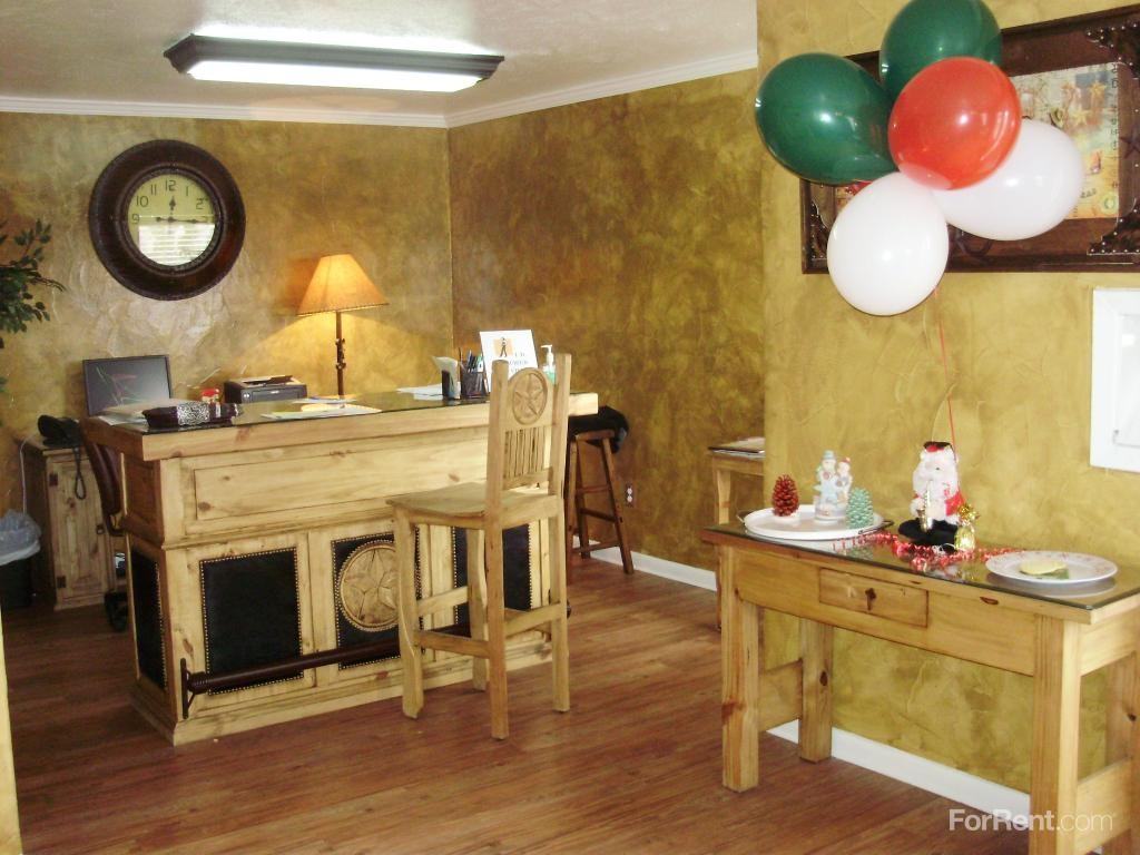 Las Lomas - Photo 2 of 2