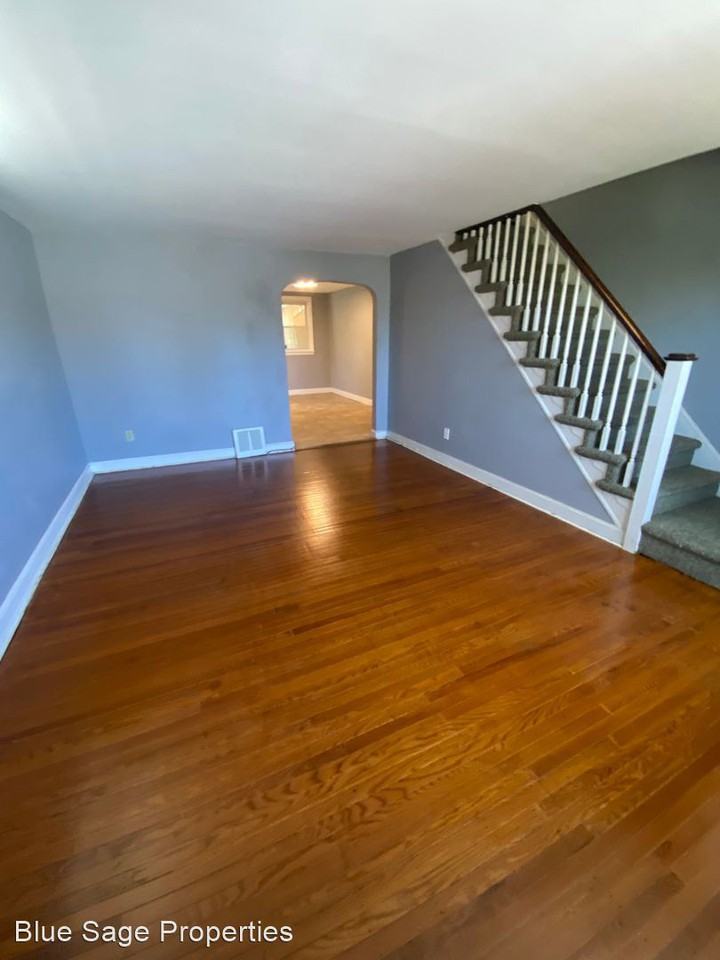 34 W Lynbrook Rd - Photo 2 of 21