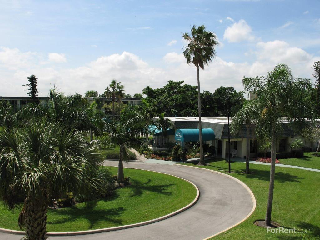 Lake Delray Apts. - Photo 3 of 19