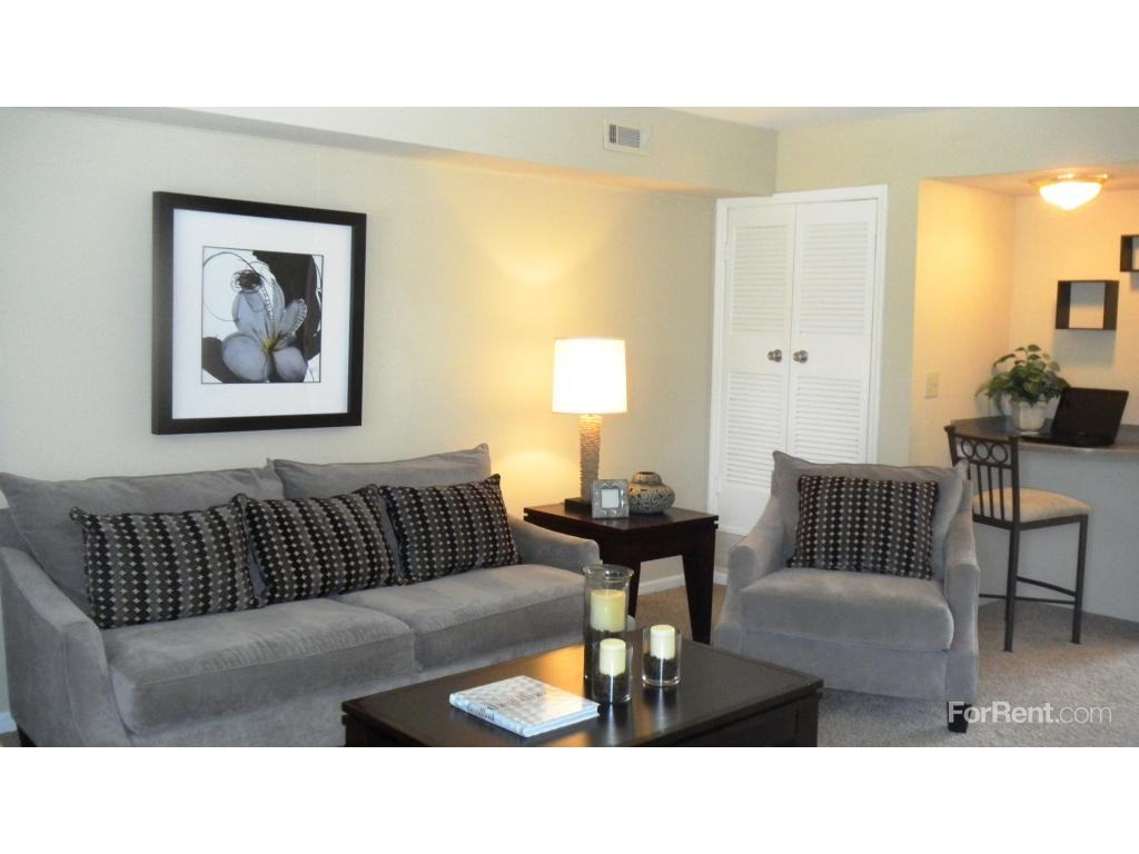 Governours Square at Washington Village - Photo 2 of 20