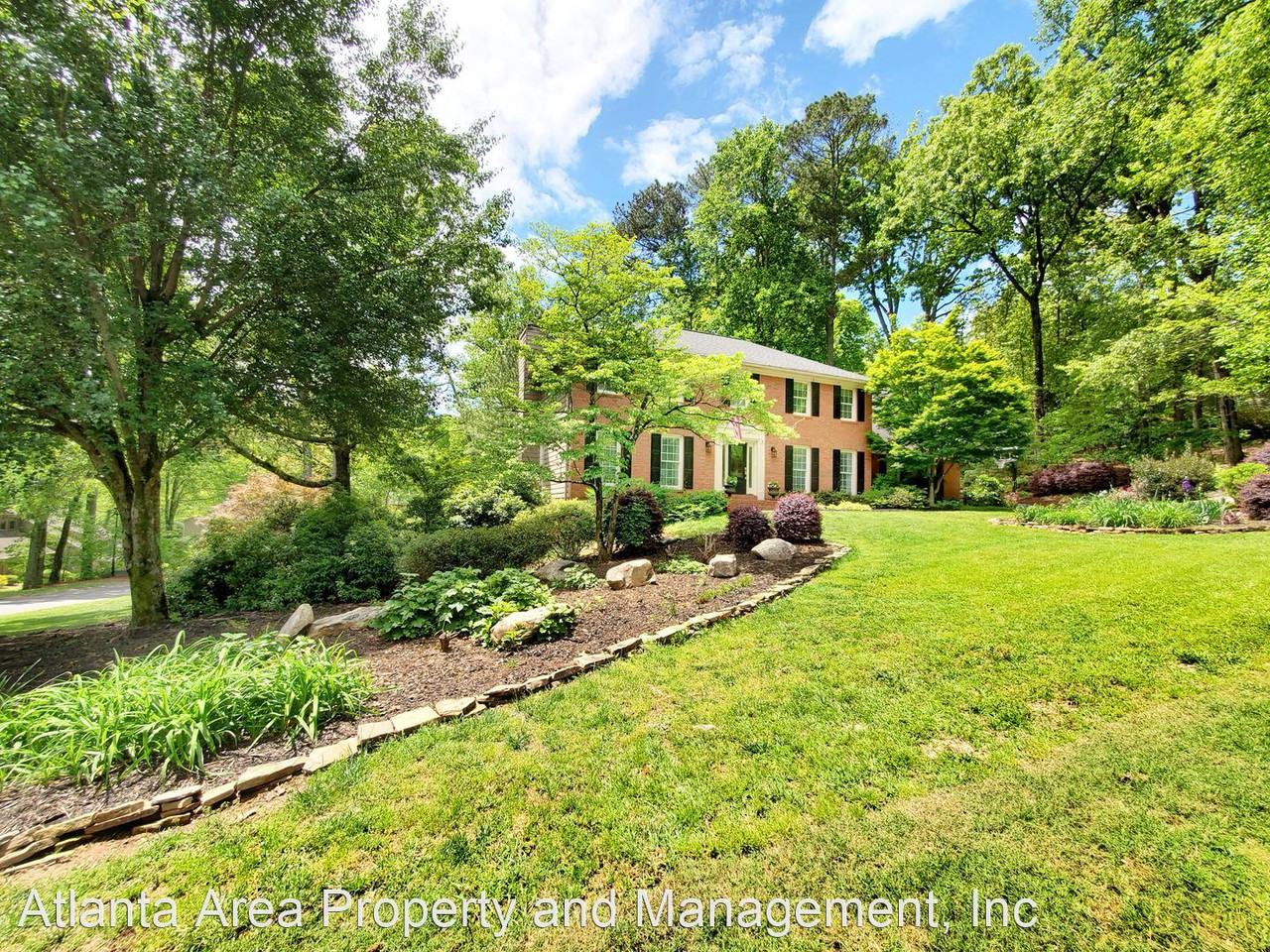 2237 Chimney Springs Dr - Photo 3 of 50