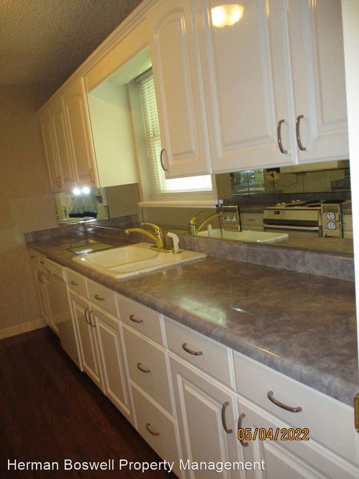 201 Straw Rd - Photo 3 of 34