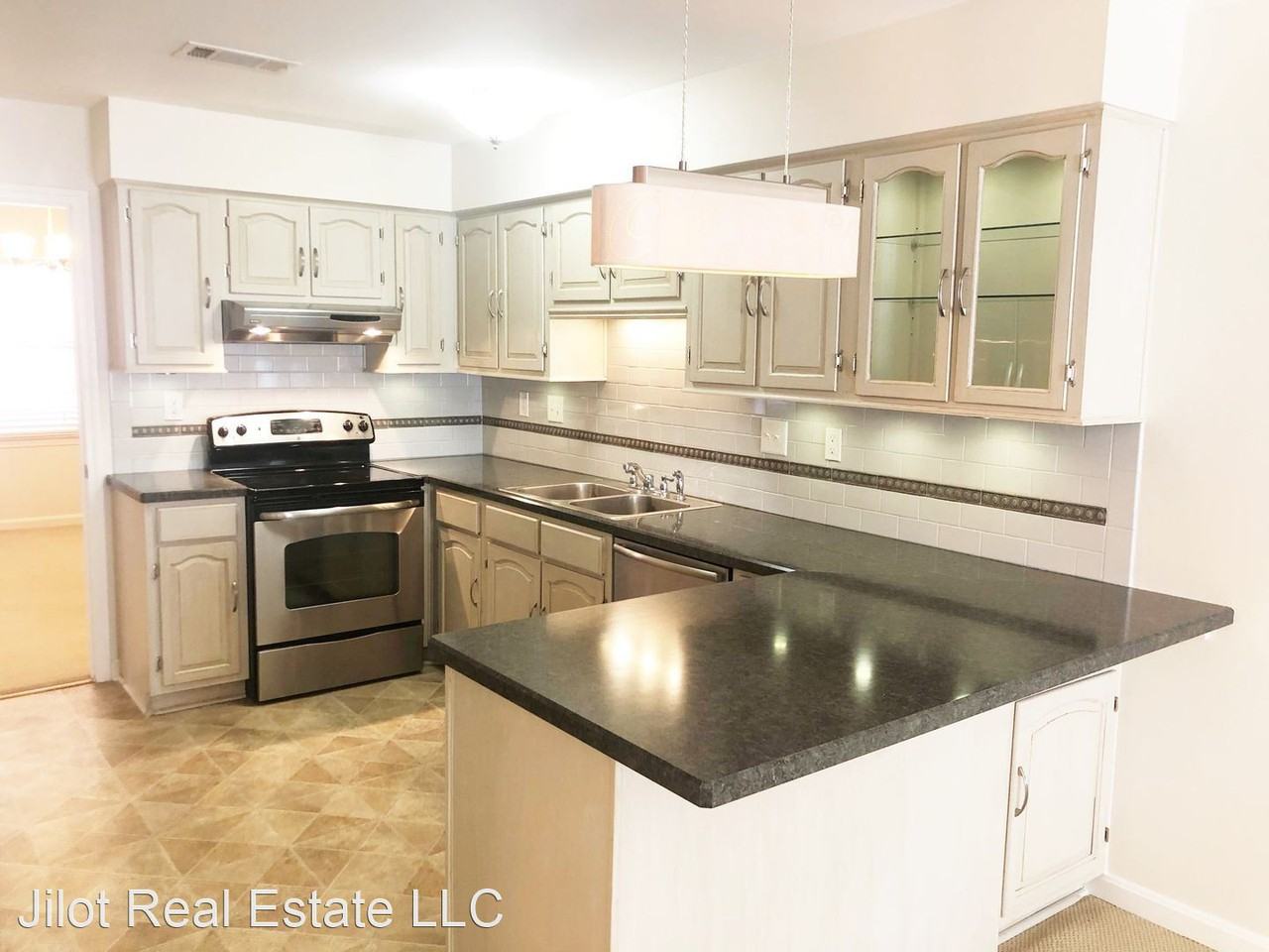 1647 Executive Park Ln Ne - Photo 2 of 8