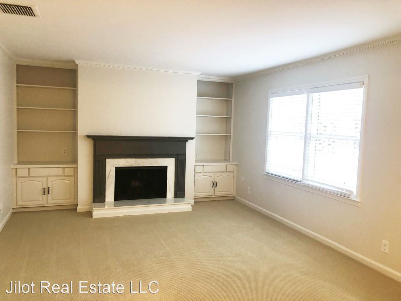 1647 Executive Park Ln Ne - Photo 3 of 8