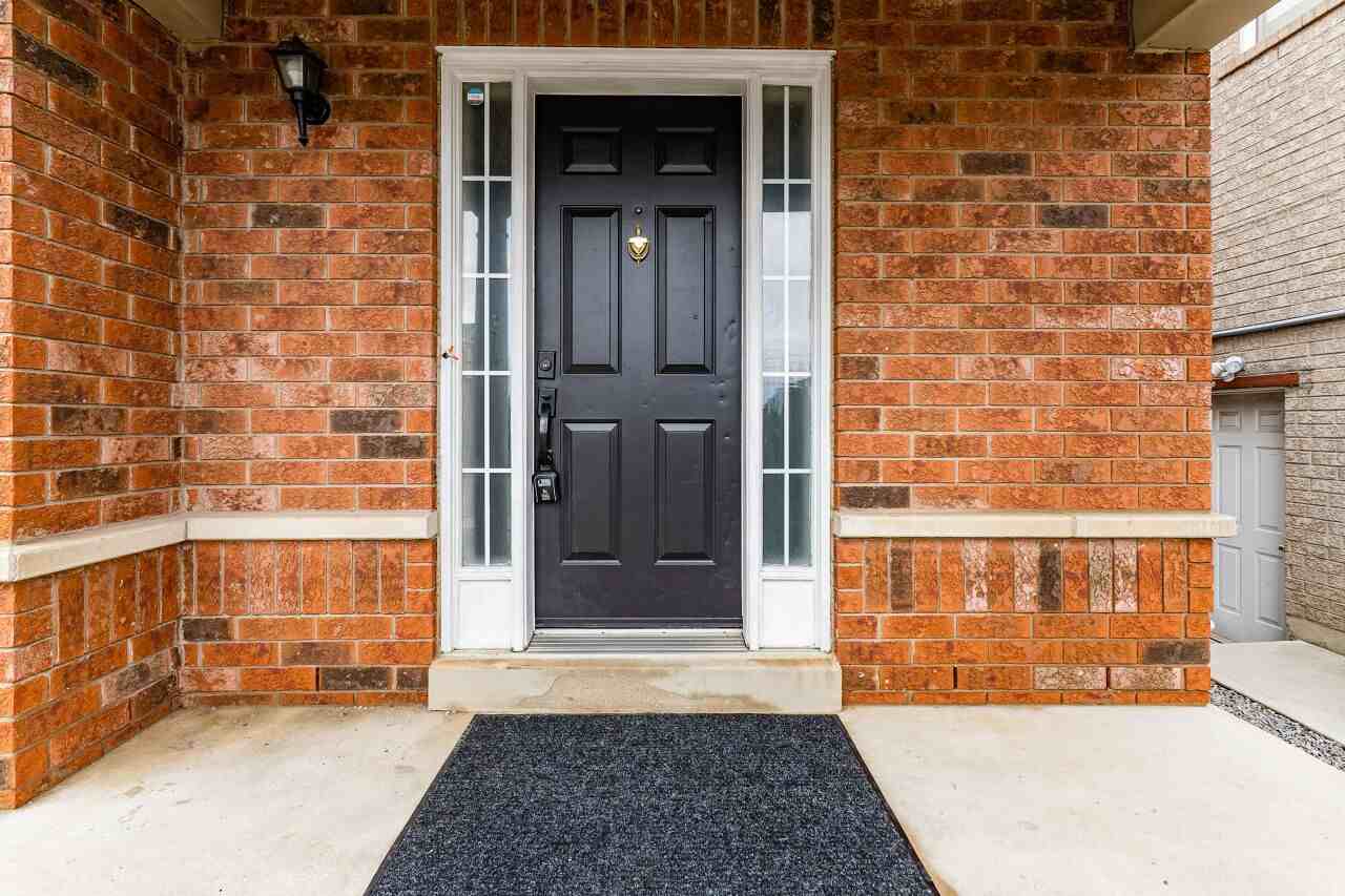 28 Rivermere Crt - Photo 3 of 32