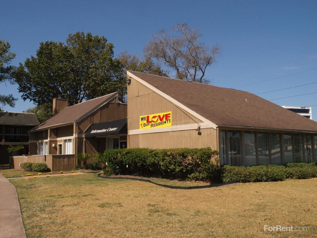 Pines of Northwest Crossing, The Apartments 7200 Pinemont Dr, Houston