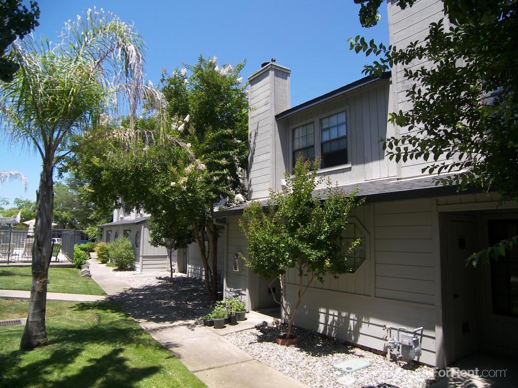 Antelope Hills Townhomes - Photo 3 of 3