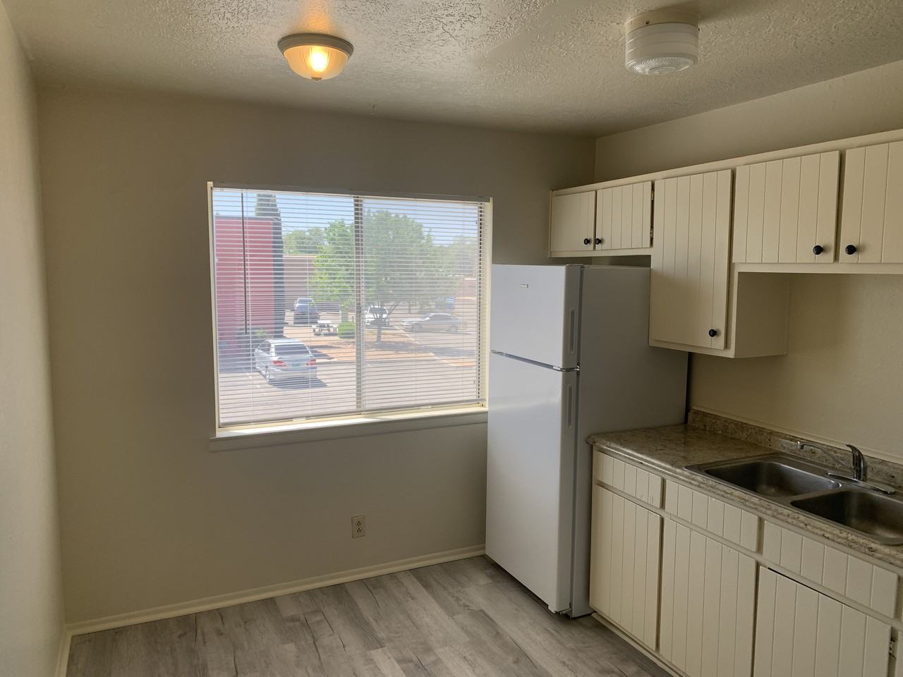1419 Girard Blvd Ne - Photo 3 of 13
