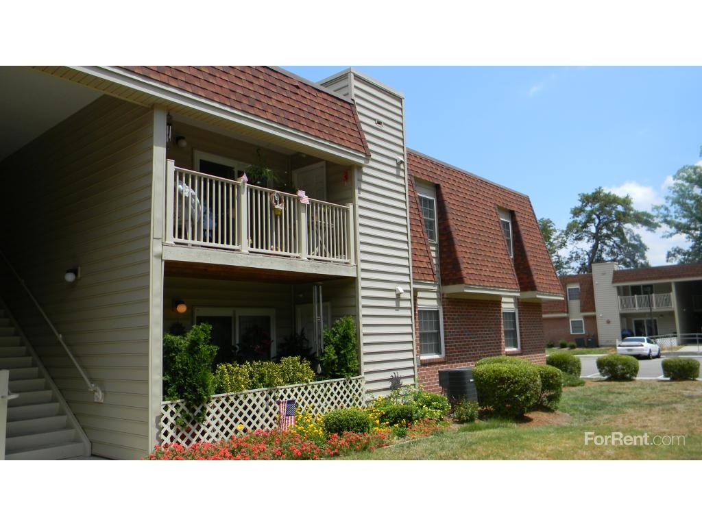 Foxcroft Apartments - Photo 2 of 9