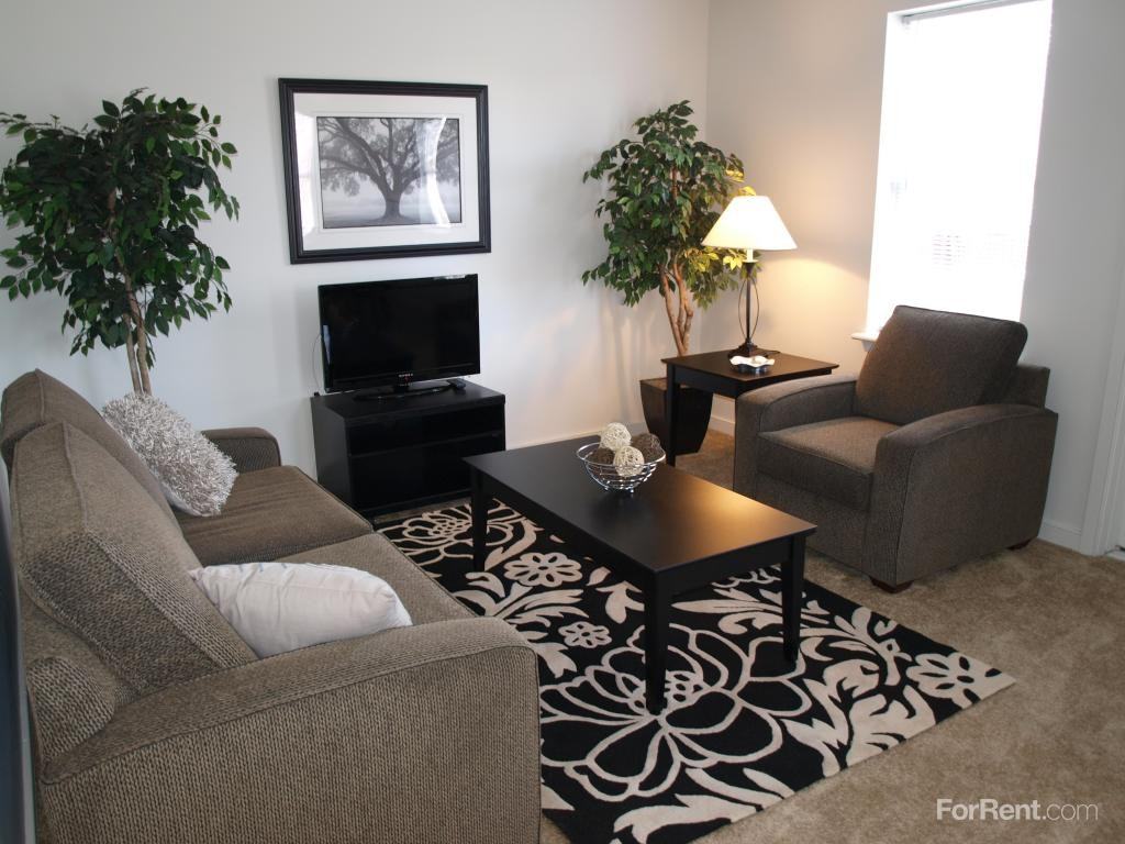 Marshall Park Townhomes - Photo 3 of 20