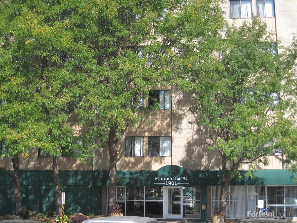 Minnehaha 94 - Photo 2 of 13