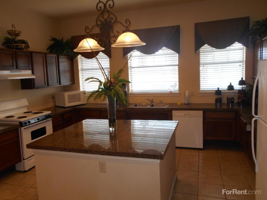 Rosemont of Oak Hollow Apartments 3015 E Ledbetter Dr, Dallas, TX