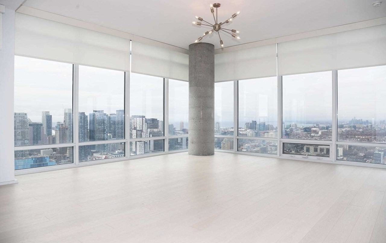 488 University Avenue #2901