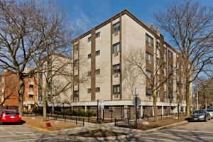 featured image of 1022 W Catalpa Ave