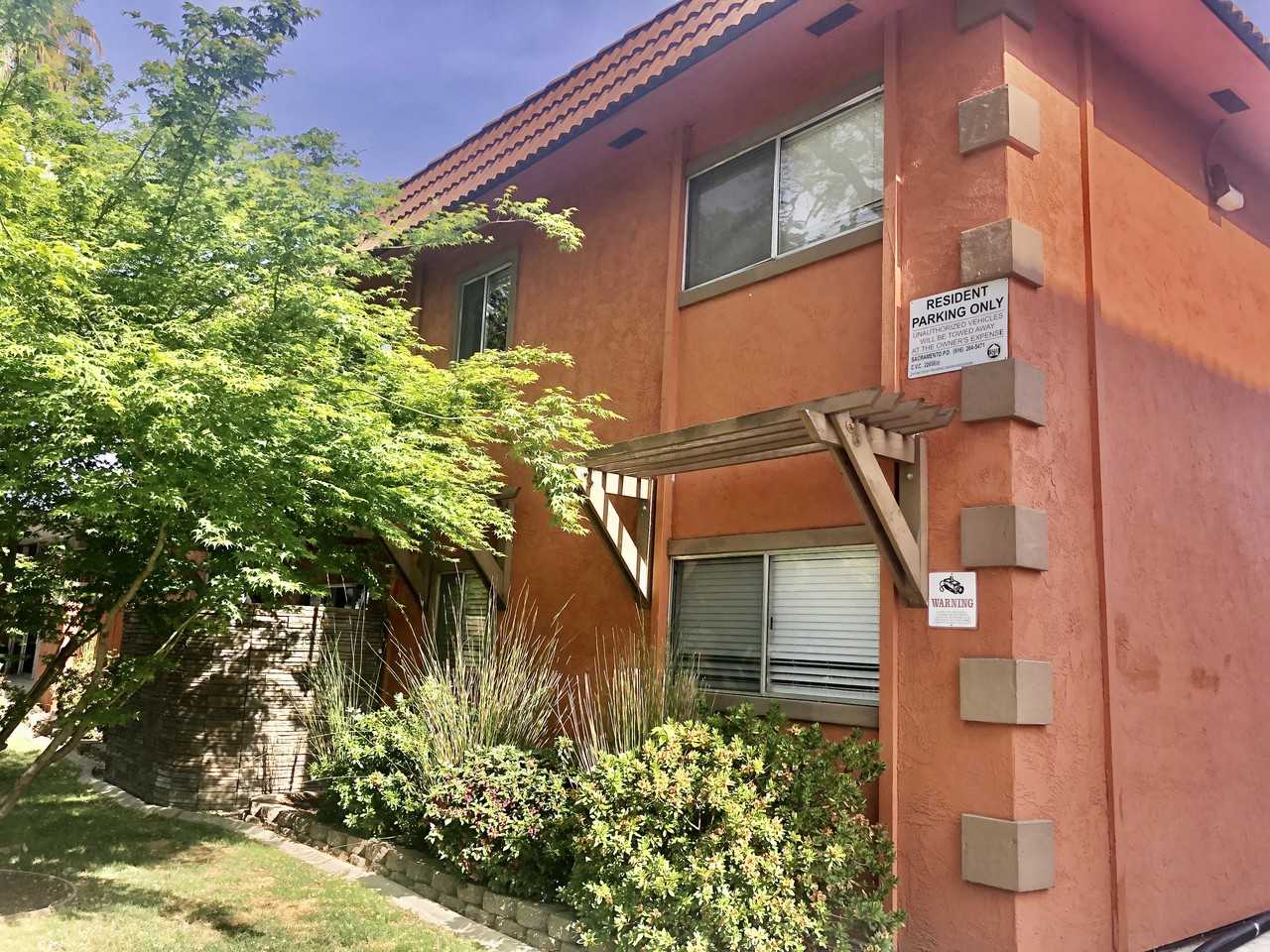 3335 J st - Photo 2 of 2