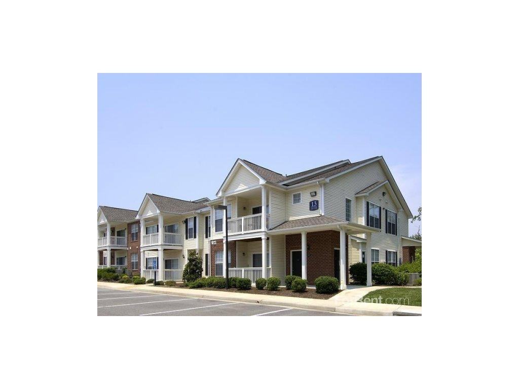 Spotswood Commons - Photo 2 of 13