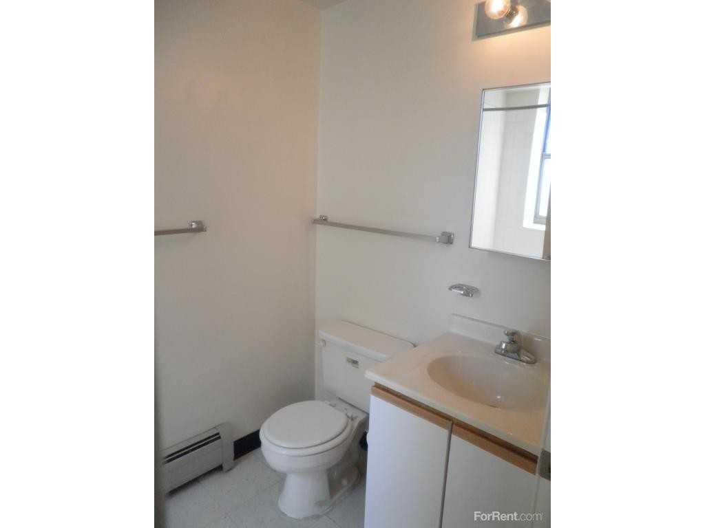 The Bryn Mawr Apartments - Photo 3 of 19