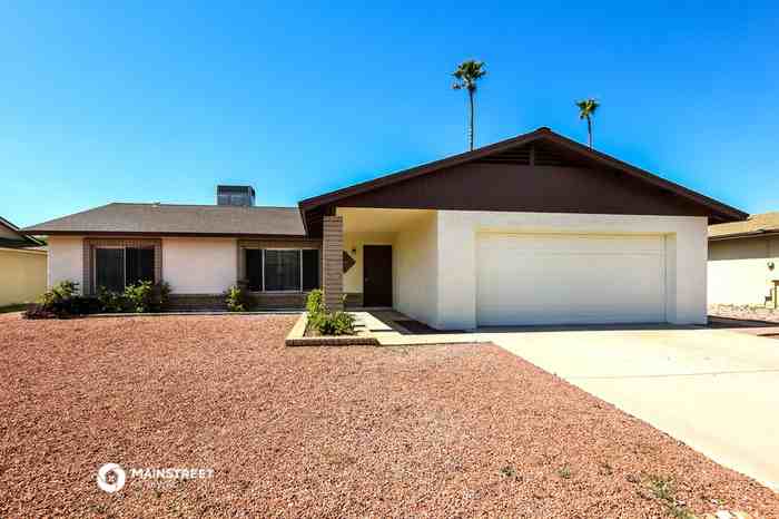 8720 N 53rd Ave - Photo 3 of 16