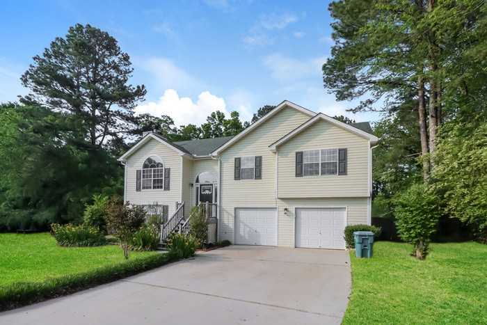 113 Eva Dr - Photo 3 of 19