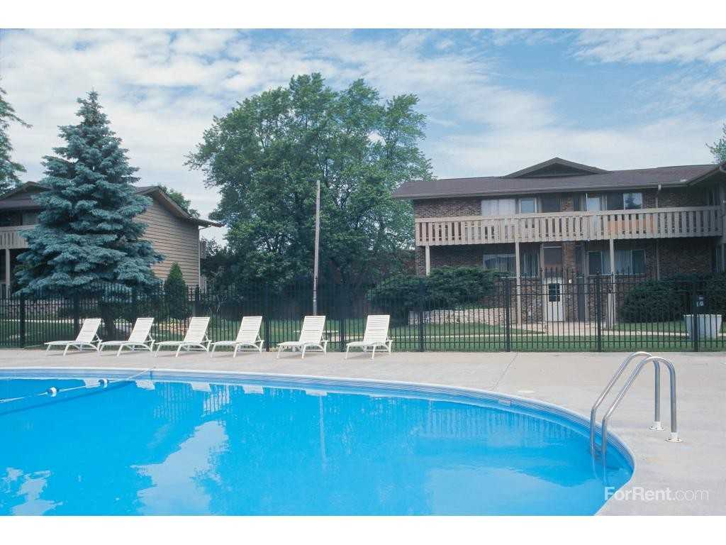 Lakeshore Village Apartments - Photo 2 of 20