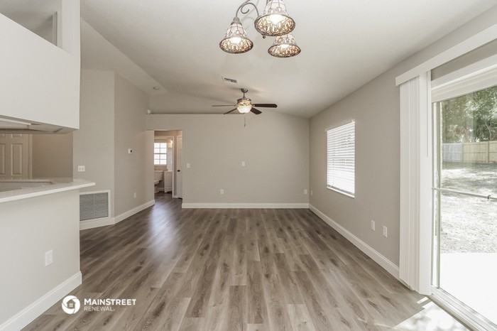 33839 Spring Dr - Photo 3 of 16