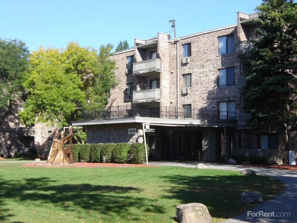 Woodview Apartments - Photo 2 of 3