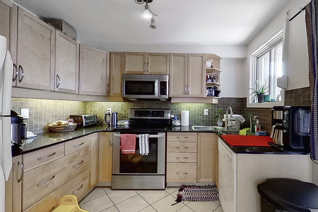 230 Rideau Terrace - Photo 3 of 9