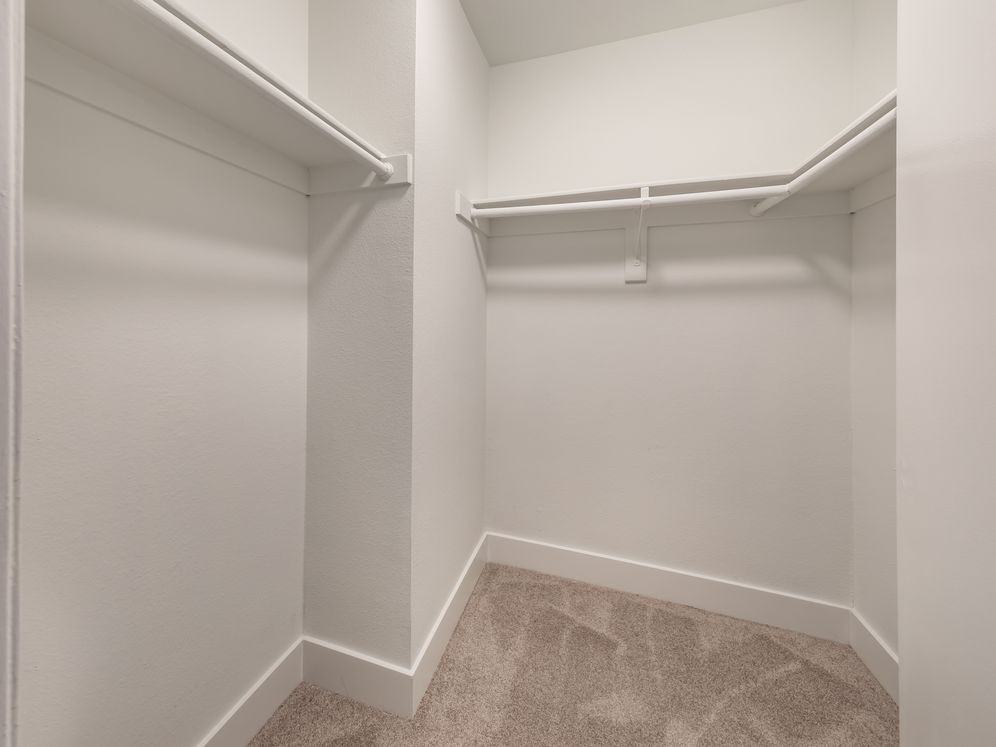 Avalon Woodland Hills - Photo 5 of 39