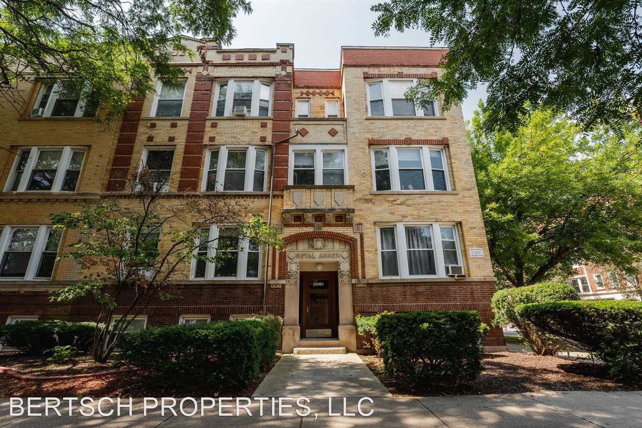 Montrose & Winchester Apartments 19451955 19451955 W. Montrose Ave